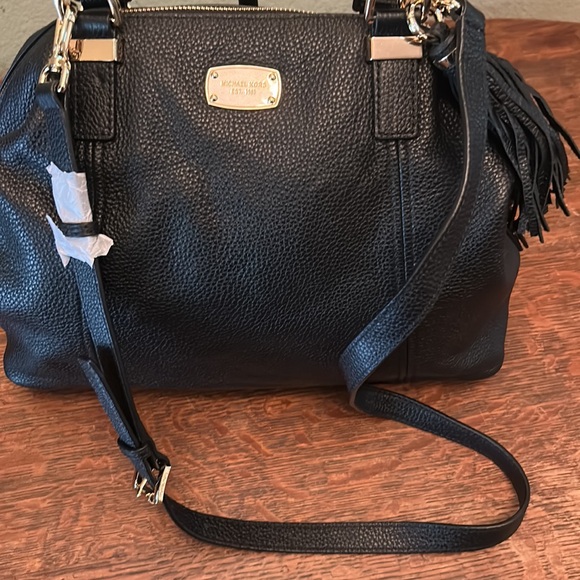 Michael Michael Kors Camden Large Black Pebbled Leather Satchel with Strap - Picture 12 of 16